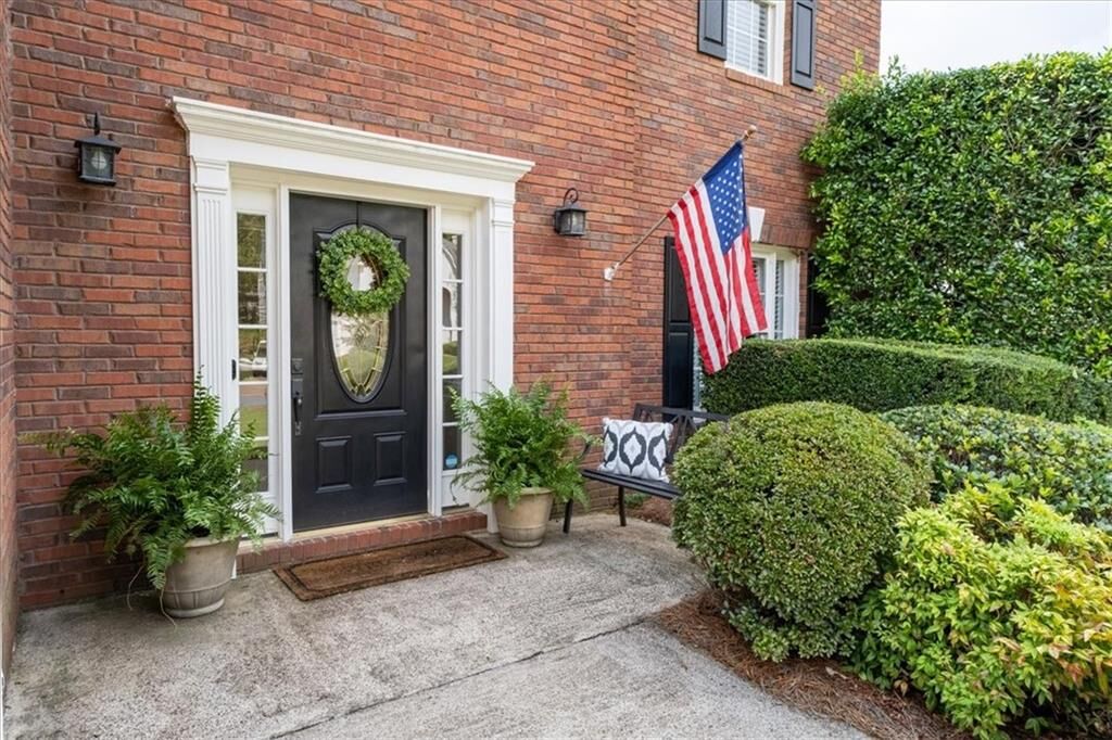 Property Photo:  190 Kenley Court  GA 30068 