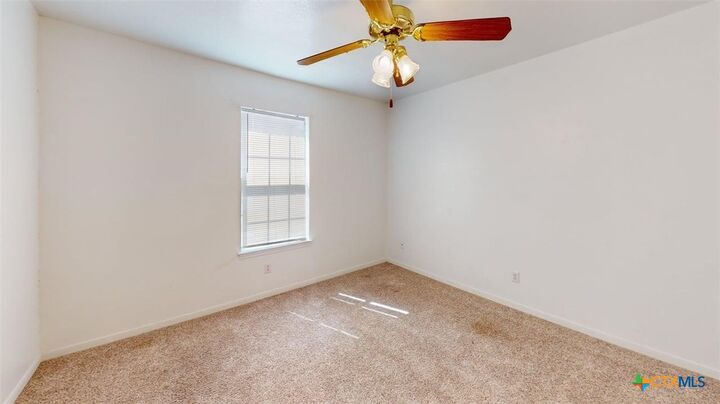 Property Photo: 204 W Truman Avenue B TX 76522