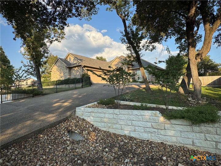 Property Photo:  1219 Indian Trail  TX 76571