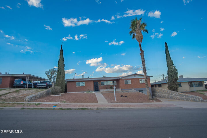 Property Photo:  3405 Volcanic Avenue  TX 79904 