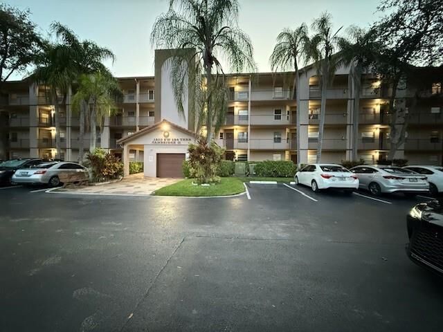 Property Photo: 1200 SW 124th Ter 405 FL 33027
