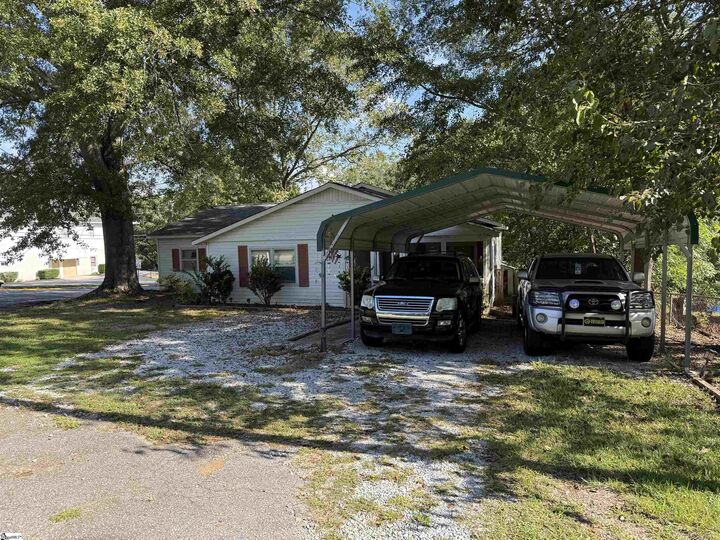 Property Photo: 140 Agnew Road SC 29317