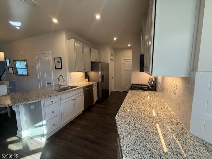 Property Photo:  11 Sharp Shinned Ct  NJ 07882 