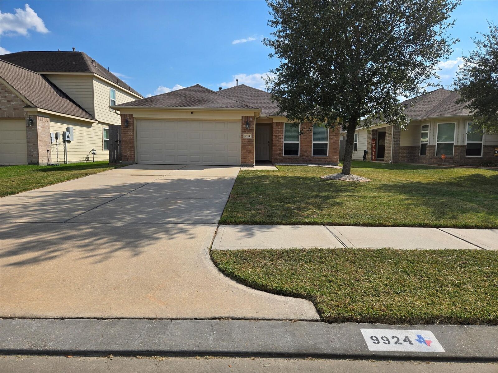 Property Photo:  9924 Lace Flower Way  TX 77385 