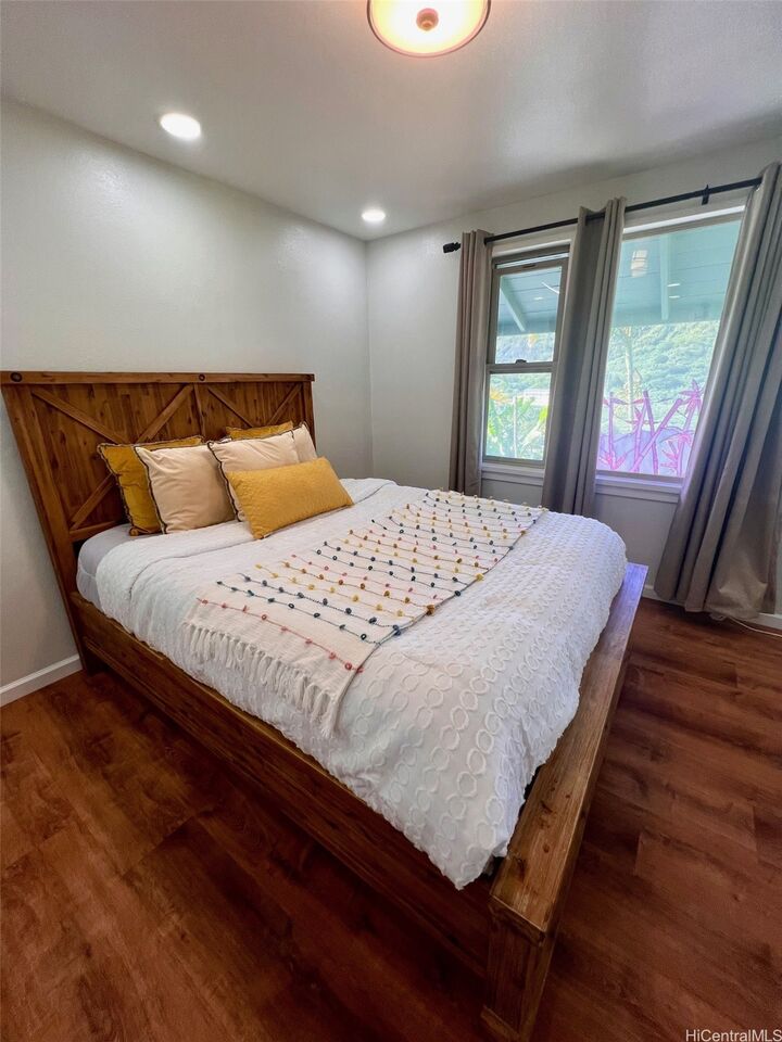 Property Photo:  2871 Kalihi Street H  HI 96819 