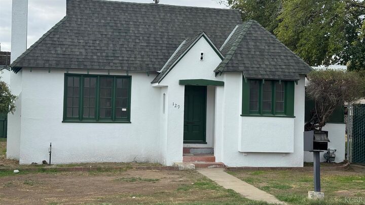 Property Photo:  129 E Grangeville Boulevard  CA 93230 