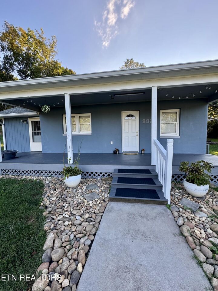 Property Photo: 8829 W Simpson Rd TN 37920
