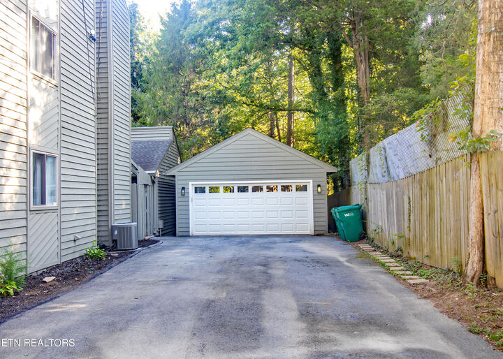 Property Photo:  520 Hickory Woods Rd  TN 37934 