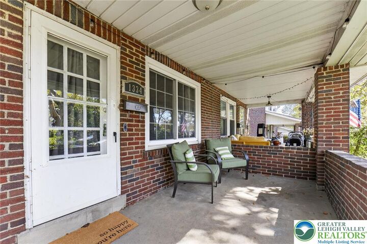 Property Photo:  1334 W Union Boulevard  PA 18018 