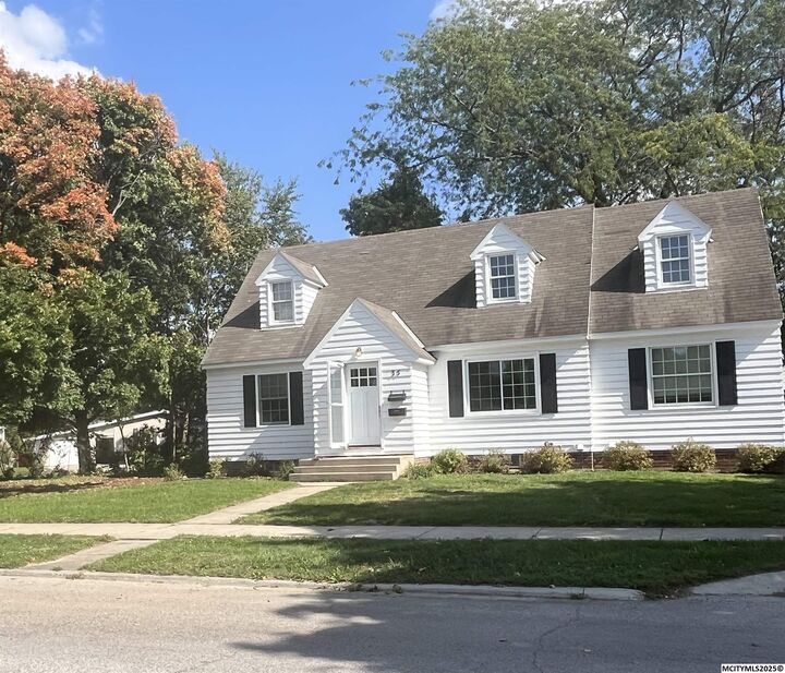 Property Photo: 35 S Tennessee IA 50401