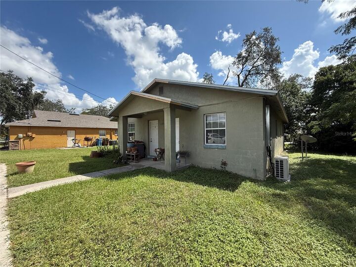 Property Photo: 1223 Avenue L 3 FL 33844