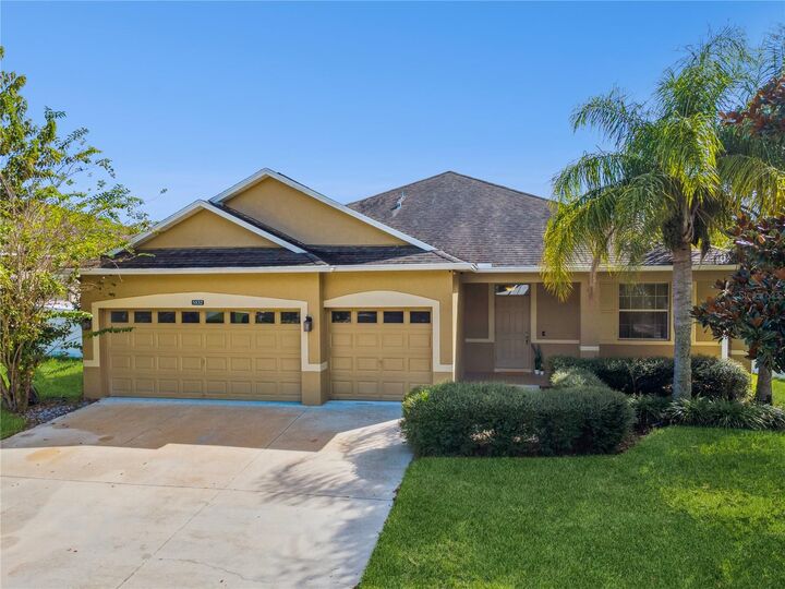 Property Photo: 5832 Tarleton Way FL 32757