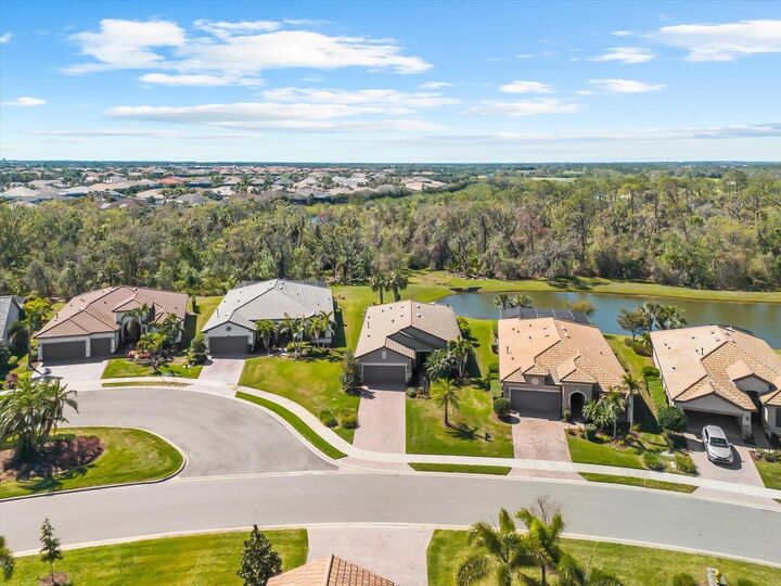 Property Photo: 6912 Gosport Cove FL 34202