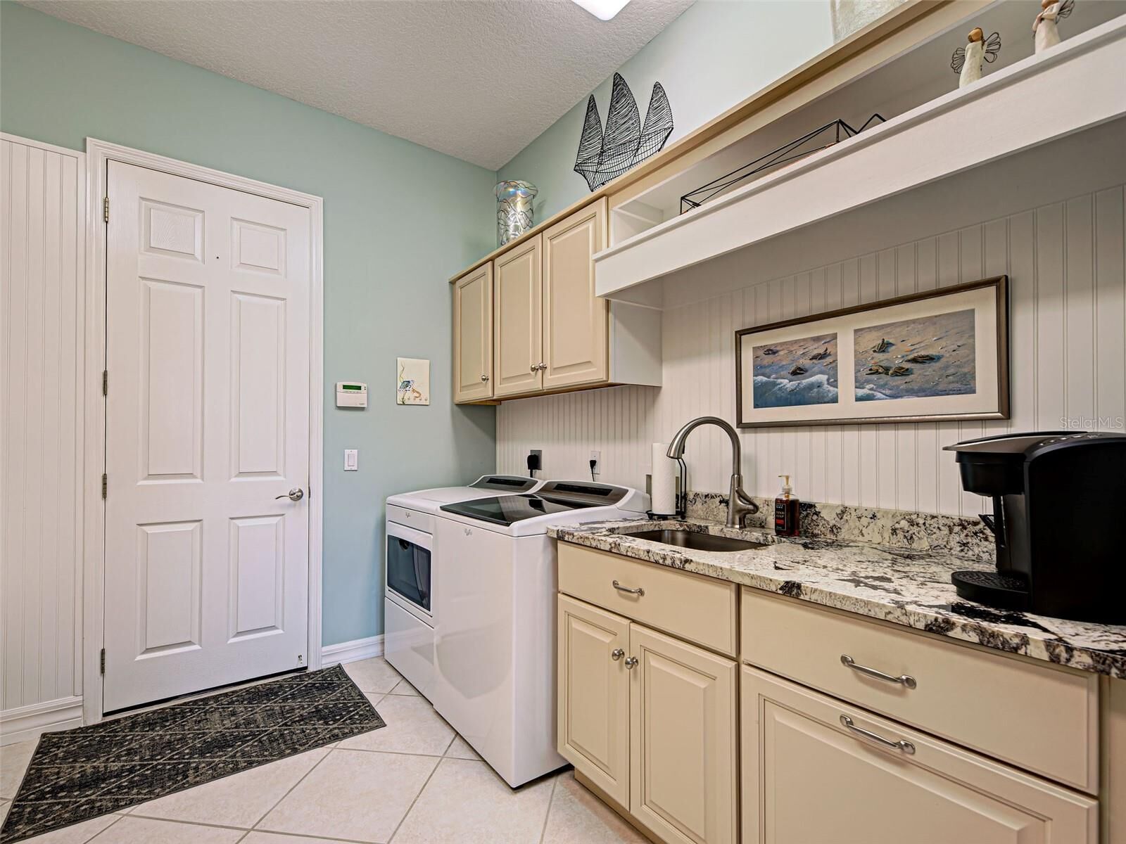 Property Photo:  431 Tremingham Way  FL 34293 