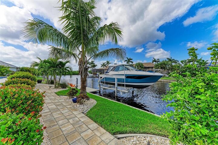 Property Photo:  5043 Bal Harbor Boulevard  FL 33950 