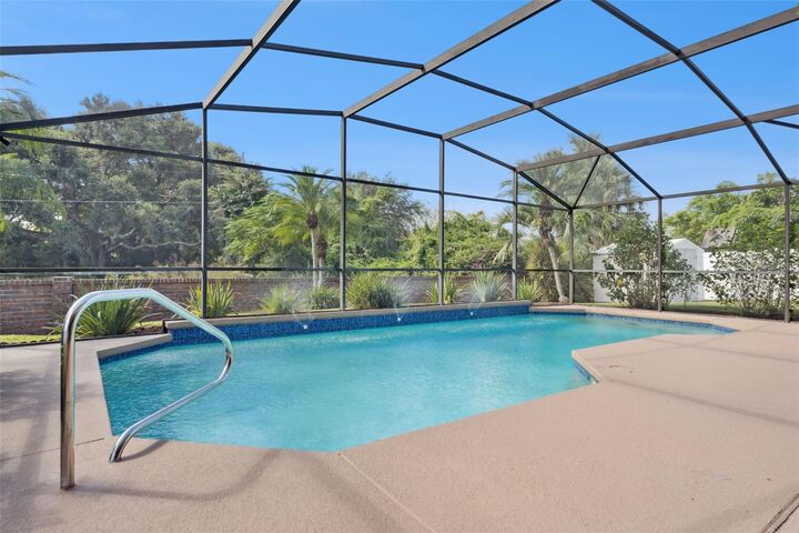 Property Photo:  1624 Thornhill Circle  FL 32765 