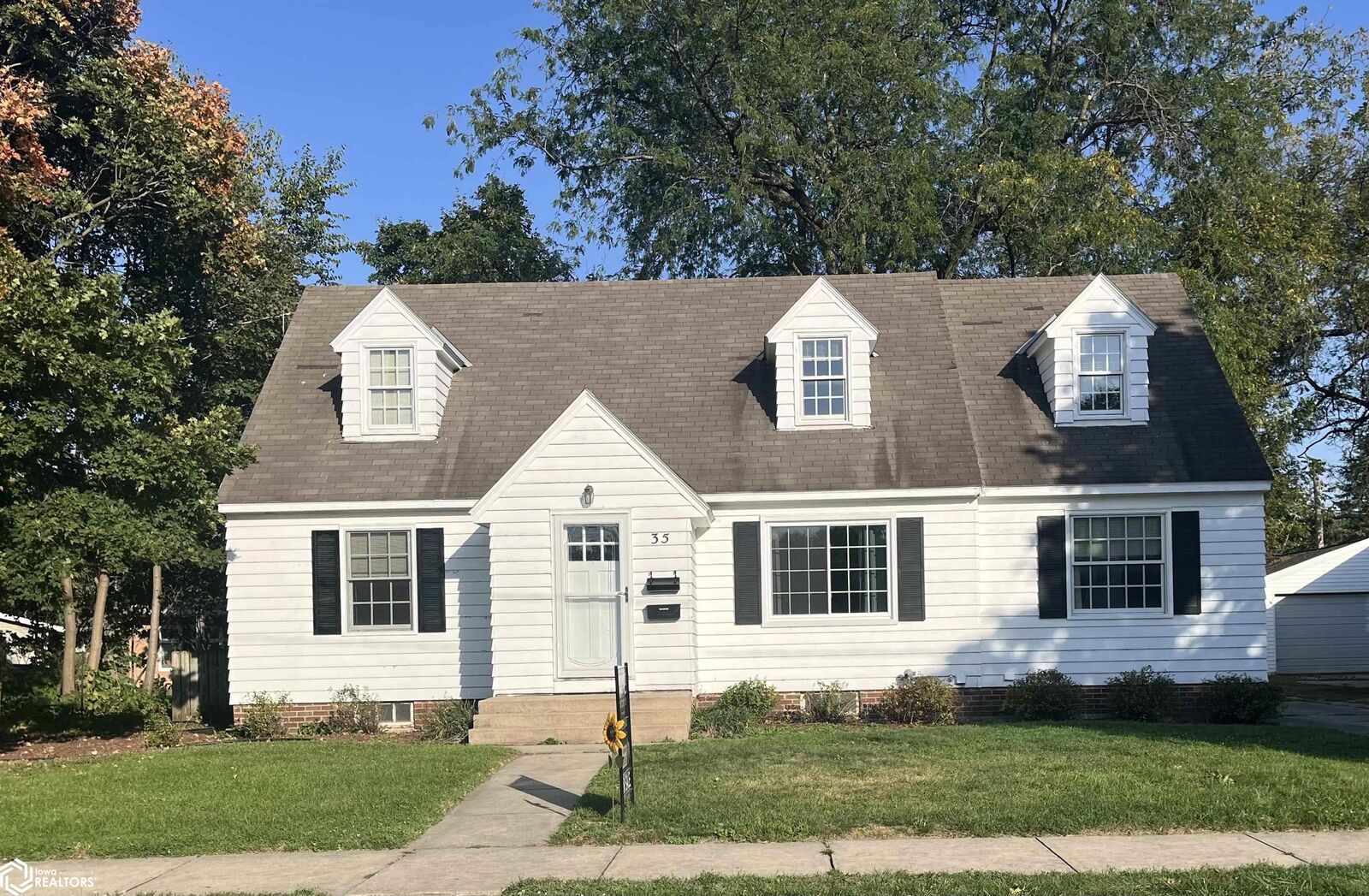 Property Photo:  35 S Tennessee  IA 50401 