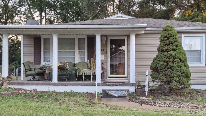 Property Photo:  2814 Palmer Avenue  IL 62040 