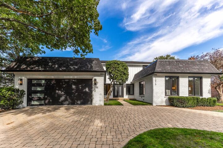 1075 Heather Road  Deerfield IL 60015 photo