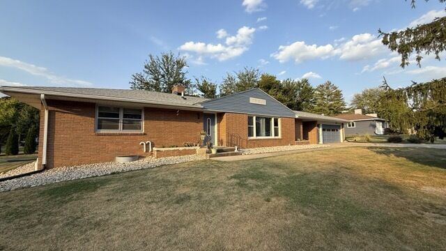 Property Photo:  3112 Highcrest Road  IL 61107 