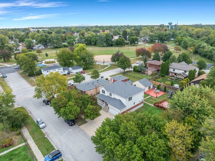 Property Photo: 10005 Moody Avenue IL 60453