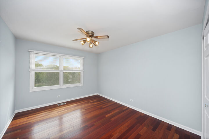 Property Photo: 315 Spring Point Drive 315 IL 60110