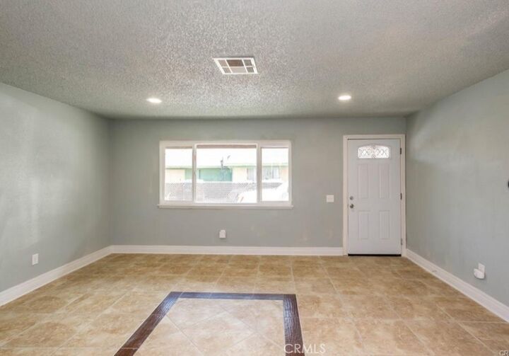Property Photo: 18610 Casaba Rd CA 92301