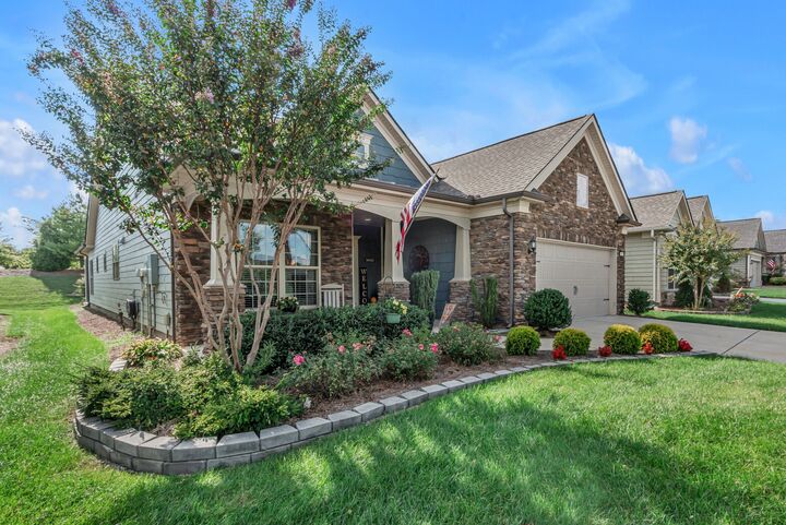 Property Photo:  700 Clay Ct  TN 37174 