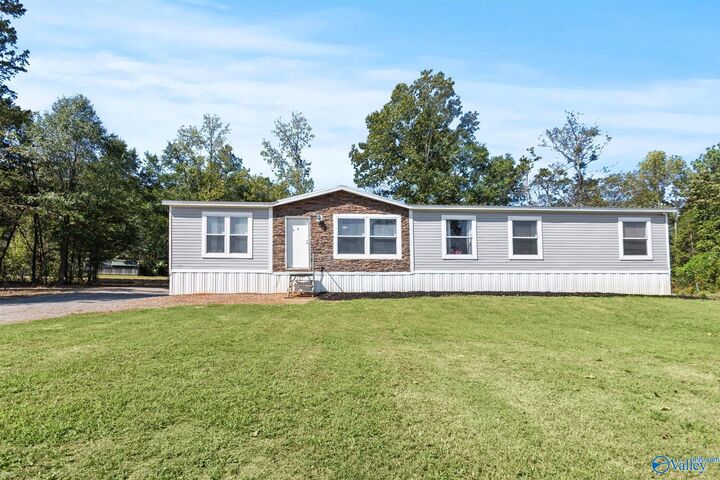 Property Photo:  1007 Paint Rock Road  AL 35760 