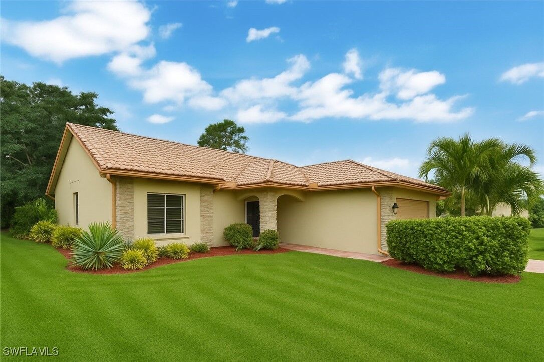 Property Photo:  241 Saint James Way  FL 34104