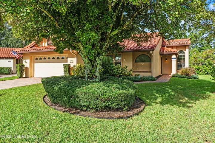 Property Photo: 4655 Corrientes Circle N FL 32217