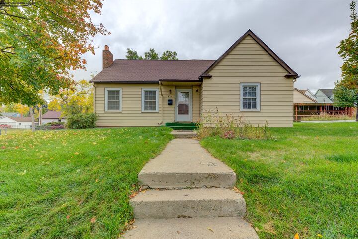 Property Photo: 1037 11th Avenue MT 59601
