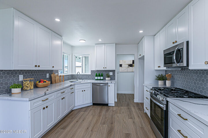 Property Photo: 167 Aldebaran Avenue CA 93436
