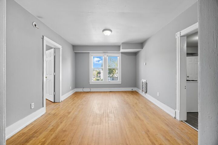 Property Photo:  568 Farrington Street 1  MN 55103 