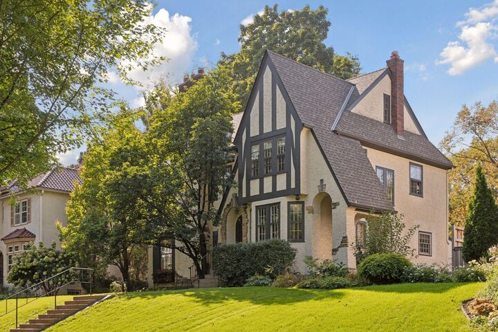 Property Photo:  265 Mount Curve Boulevard  MN 55105 