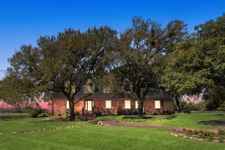 Property Photo: 11826 Ridge Road TX 75126