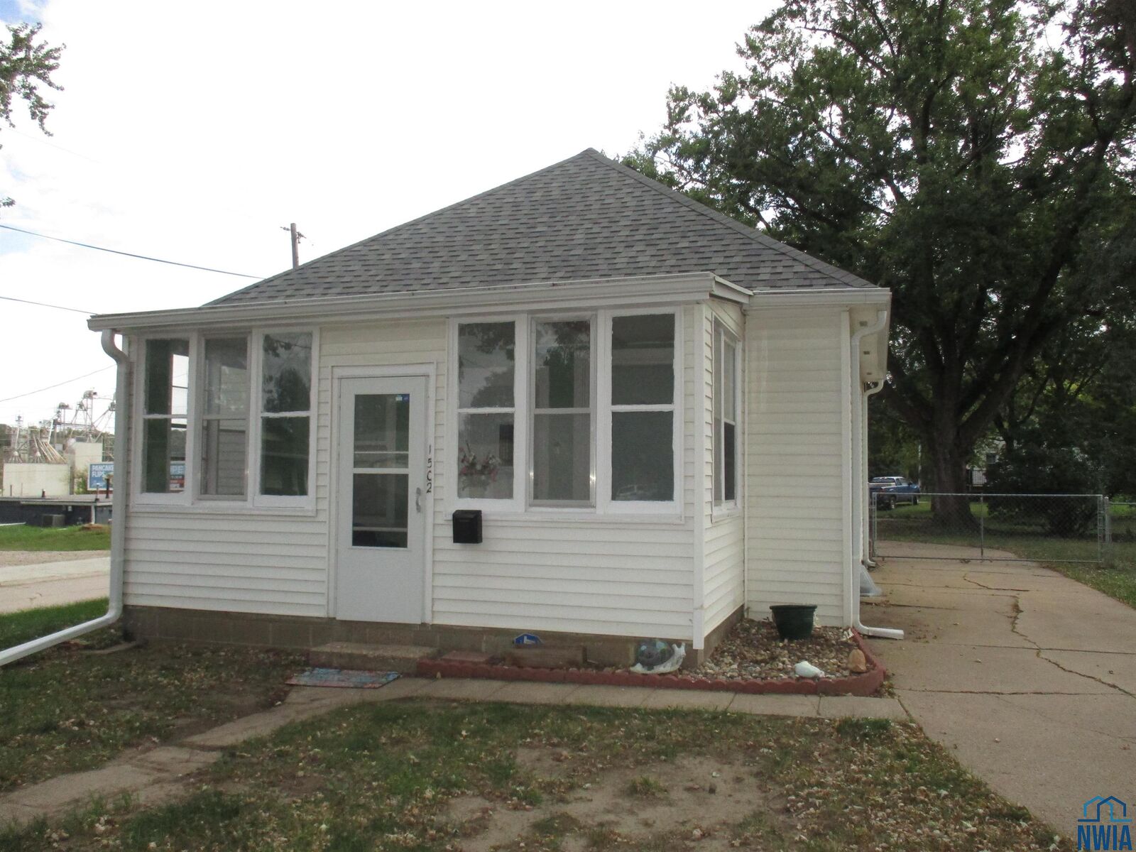 Property Photo:  1502 S Clinton St  IA 51106 