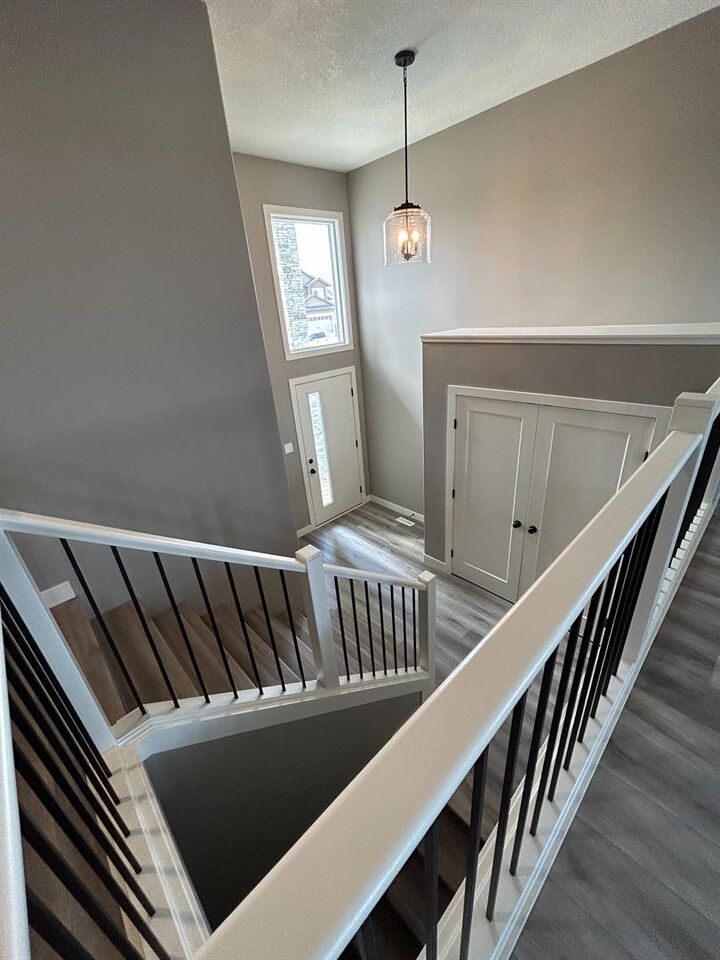 Photo de la propriété:  11306 107 Avenue  AB T8V 6A7 