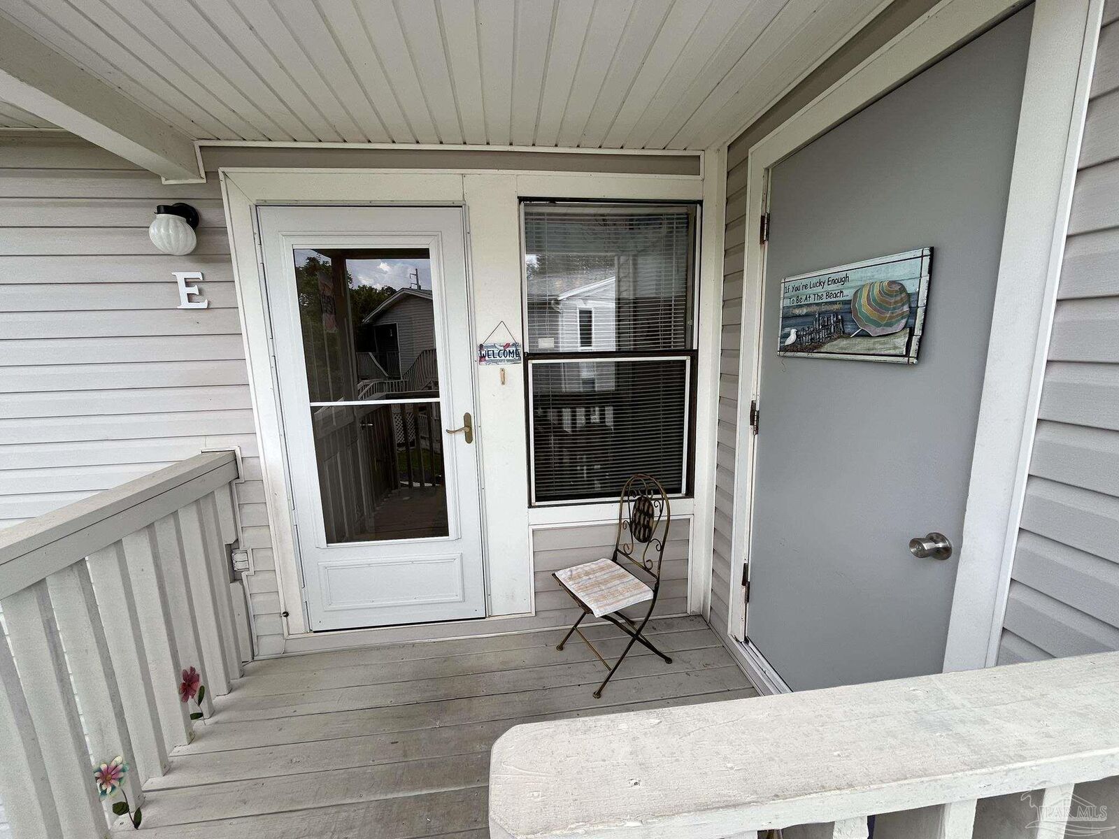 Property Photo: 3208 Redwood Ln E FL 32563