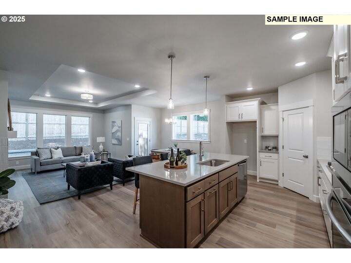 Property Photo:  16485 SW Cambridge Ln  OR 97224 