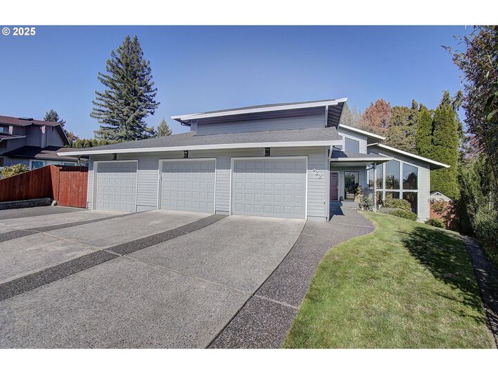 Property Photo:  1922 NW 112th Cir  WA 98685 