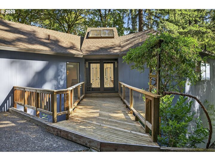 Property Photo:  9240 NW Roseway Ave  OR 97231 
