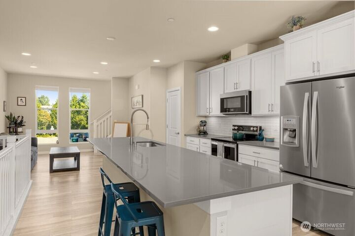 Property Photo: 14715 Admiralty Way A4 WA 98087