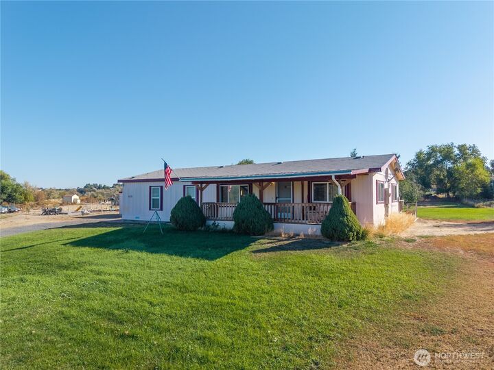 Property Photo: 4331 Rd K.2 NE WA 98837