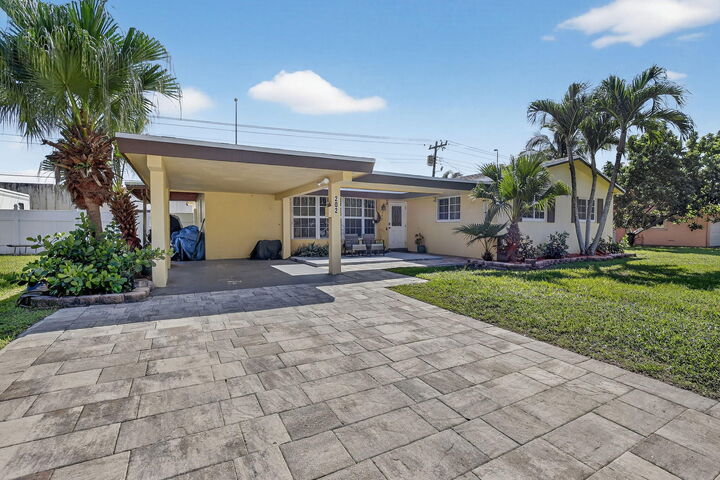 Property Photo:  202 SW 52nd Avenue  FL 33317 