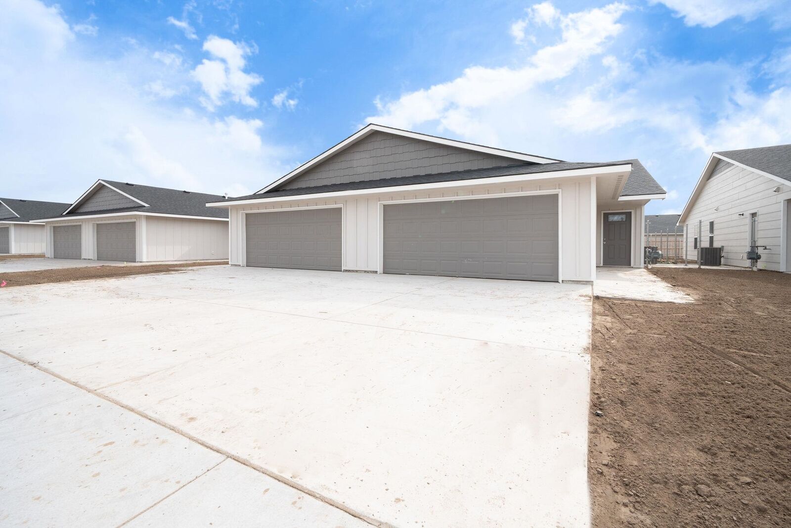 Property Photo: 16912 W Lawson St KS 67052
