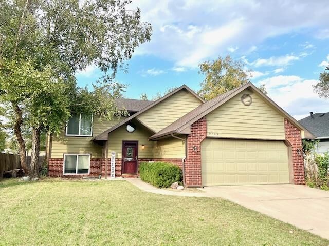 Property Photo: 9702 W Greenspoint St KS 67205