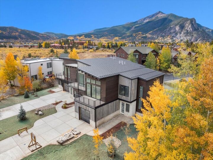Property Photo: 909 Lakepoint Circle C CO 80443