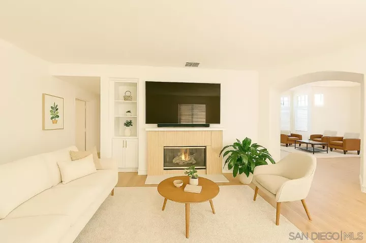 Property Photo:  5006 Palmera Dr  CA 92056 