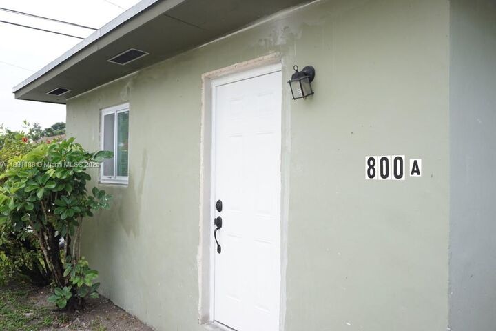 Property Photo:  800 NW 96th St E  FL 33150 